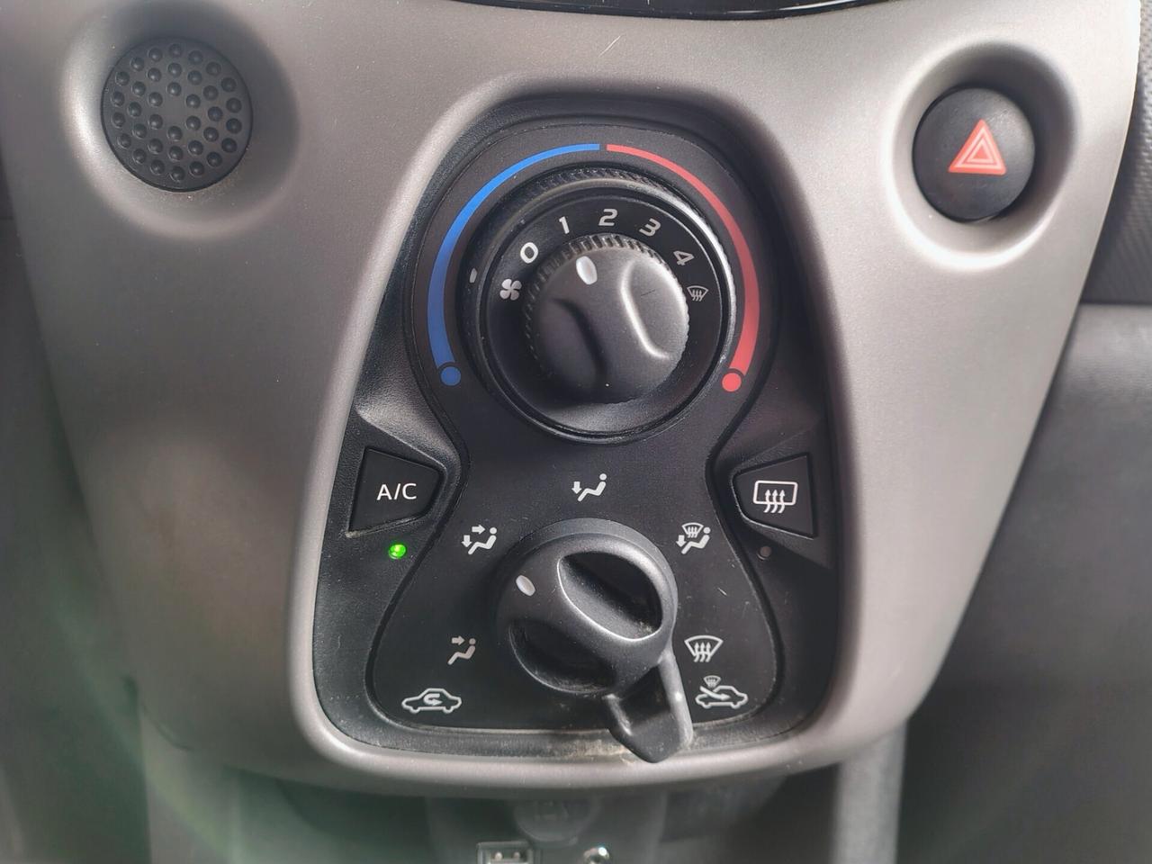Peugeot 108 VTi 72 ETG 5 porte GT Line
