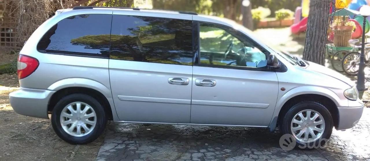 CHRYSLER VOYAGER 2.5 TDI VM 7 POSTI MANUALE 2004