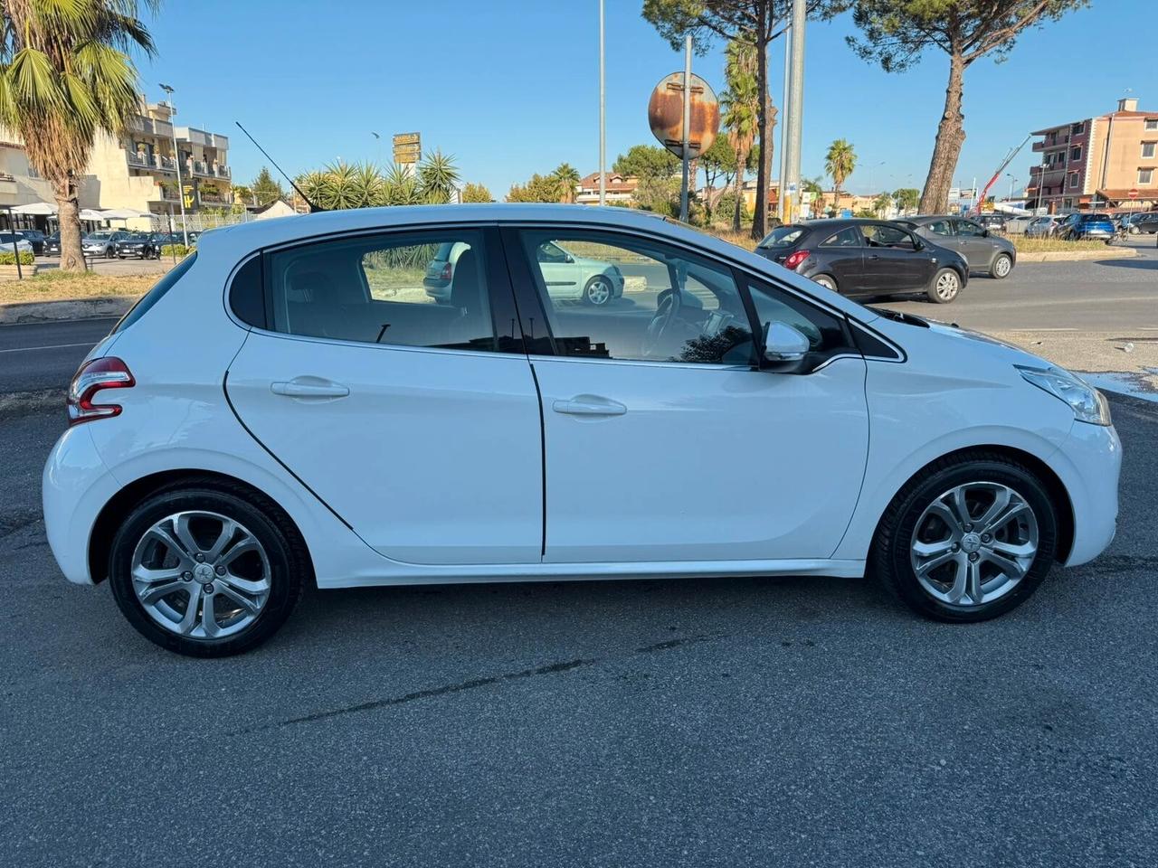 PEUGEOT 208 5PORTE ALLURE 1.4HDI 68CV 113MILAKM