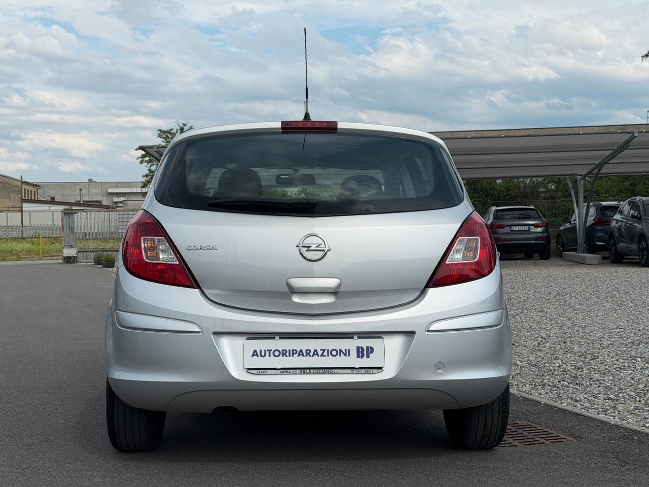 Opel Corsa 1.2 5 porte Cosmo