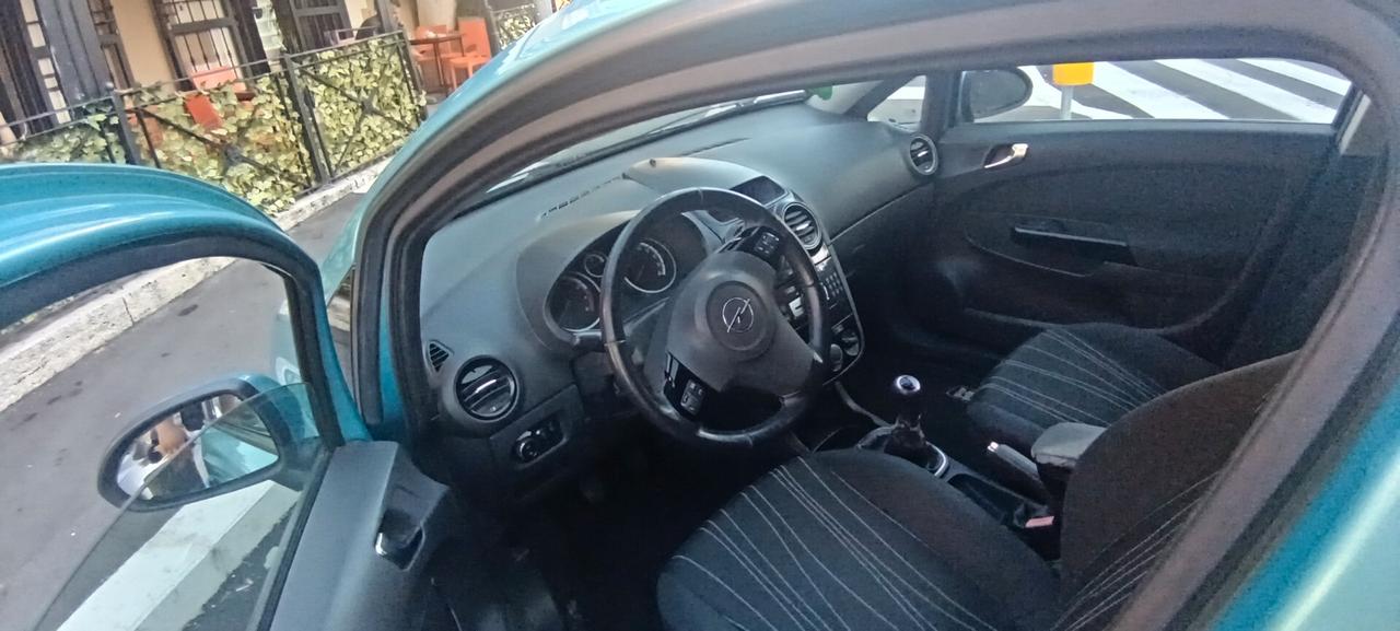 Opel Corsa 1.2 3 porte Club