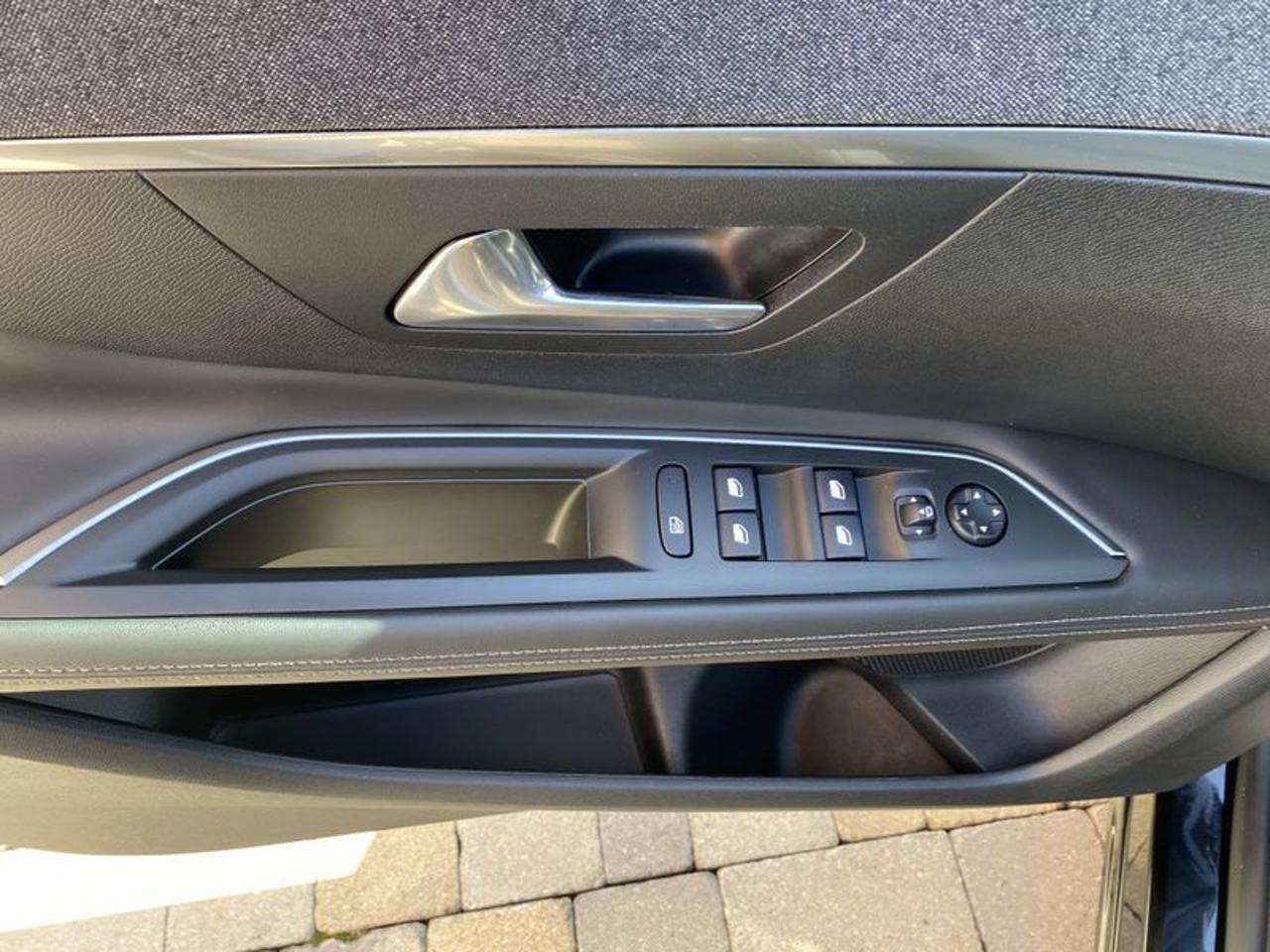 Peugeot 3008 BlueHDi 130 S&S NAVI-APP-RETROCAMERA