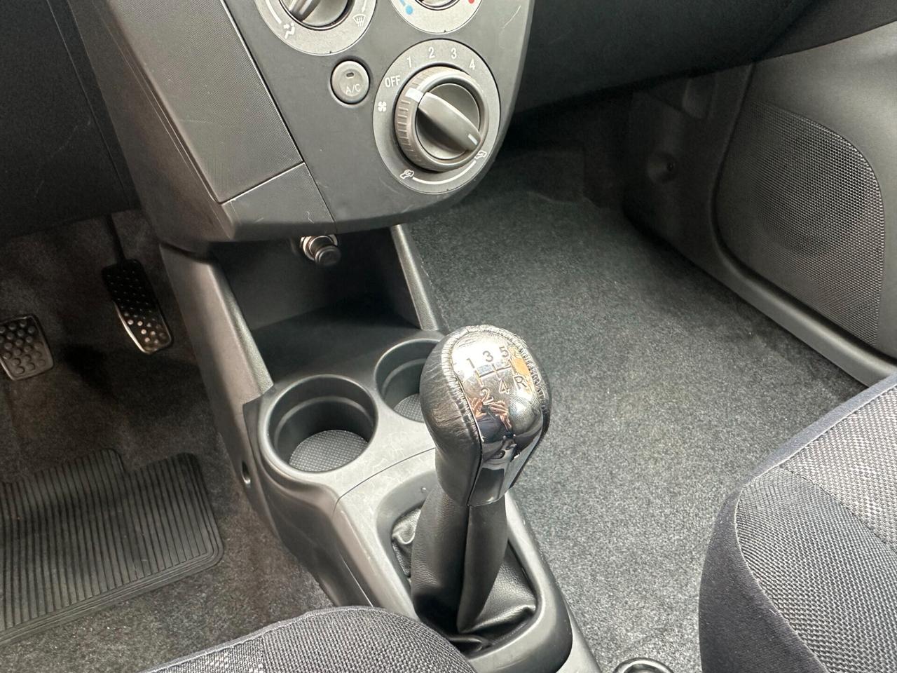 DAIHATSU CUORE 1.0