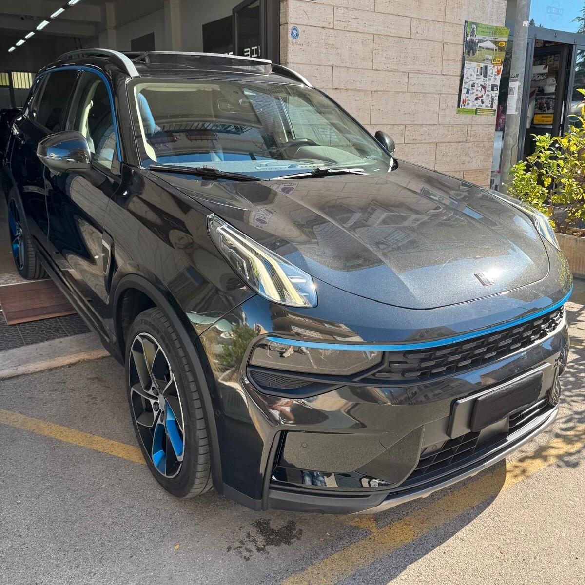 Lynk&co 01 PHEV 261cv More