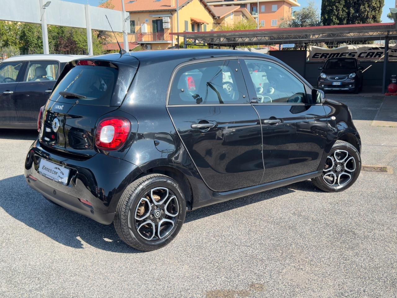 Smart ForFour PASSION LED NAVI KAMERA SENSORI FULL!!