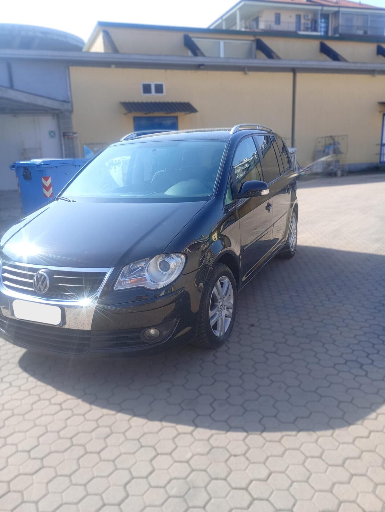 Volkswagen Touran - APERTI AD AGOSTO