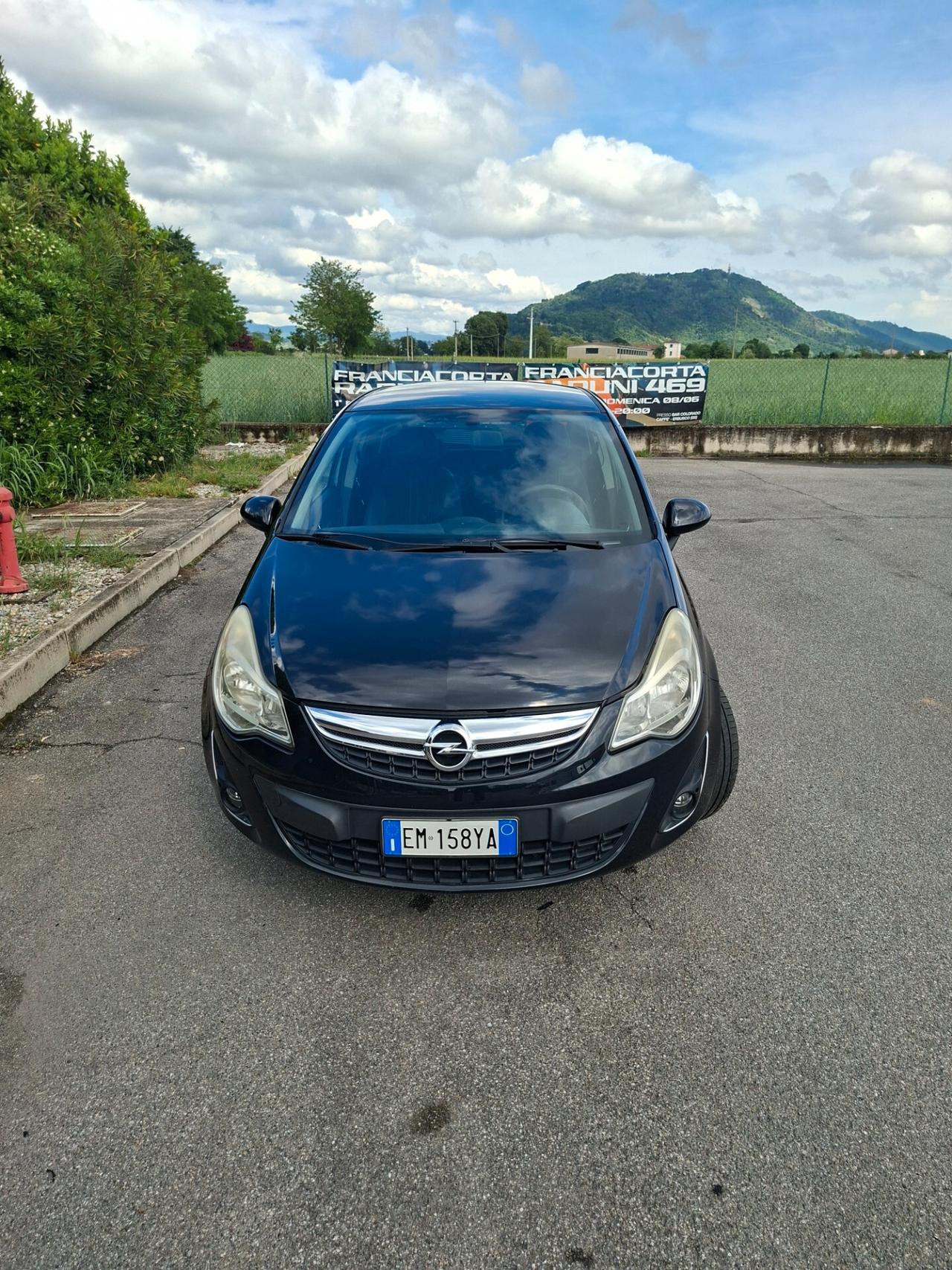 Opel Corsa 1.2 5 porte