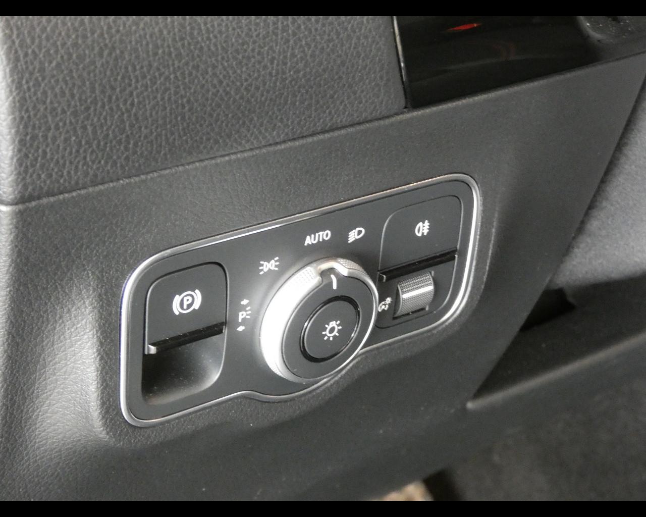 Mercedes-Benz GLA (H247) - GLA 200 d Automatic 4Matic AMG Line Premium Plus