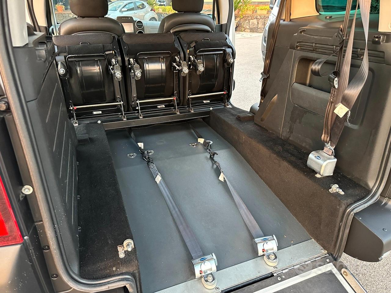 Peugeot Partner 1.6HDi Pianale ribassato Disabili