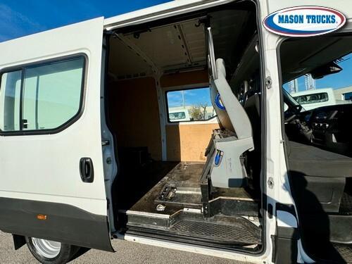 IVECO DAILY 35c140 furgone 7 posti, 2021, km 65.000