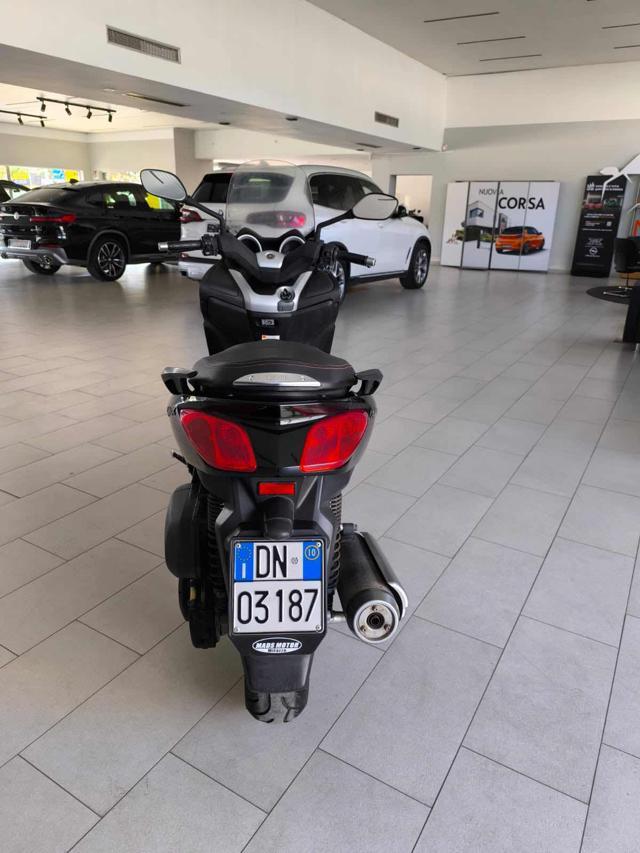 YAMAHA X-Max 250 x