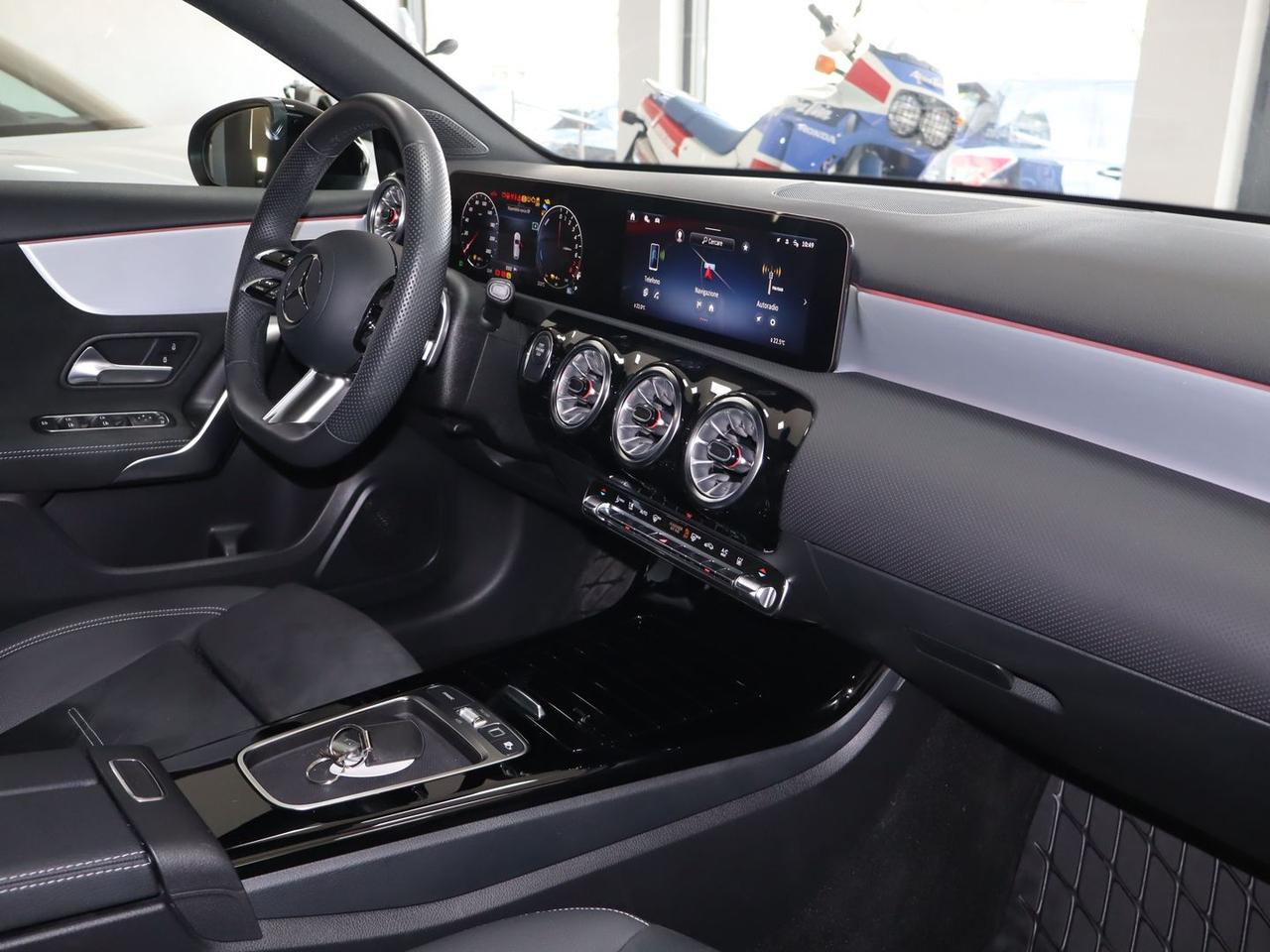 Mercedes-Benz A 250 AMG Line Premium Plus A #12071
