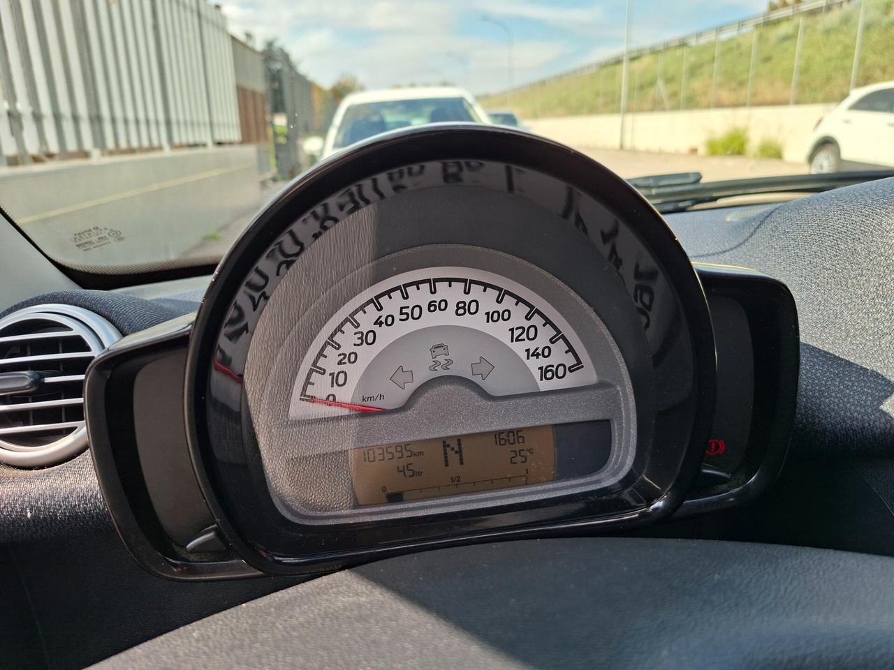 Smart ForTwo 1000 52 kW MHD cabrio passion SERVOSTERZO