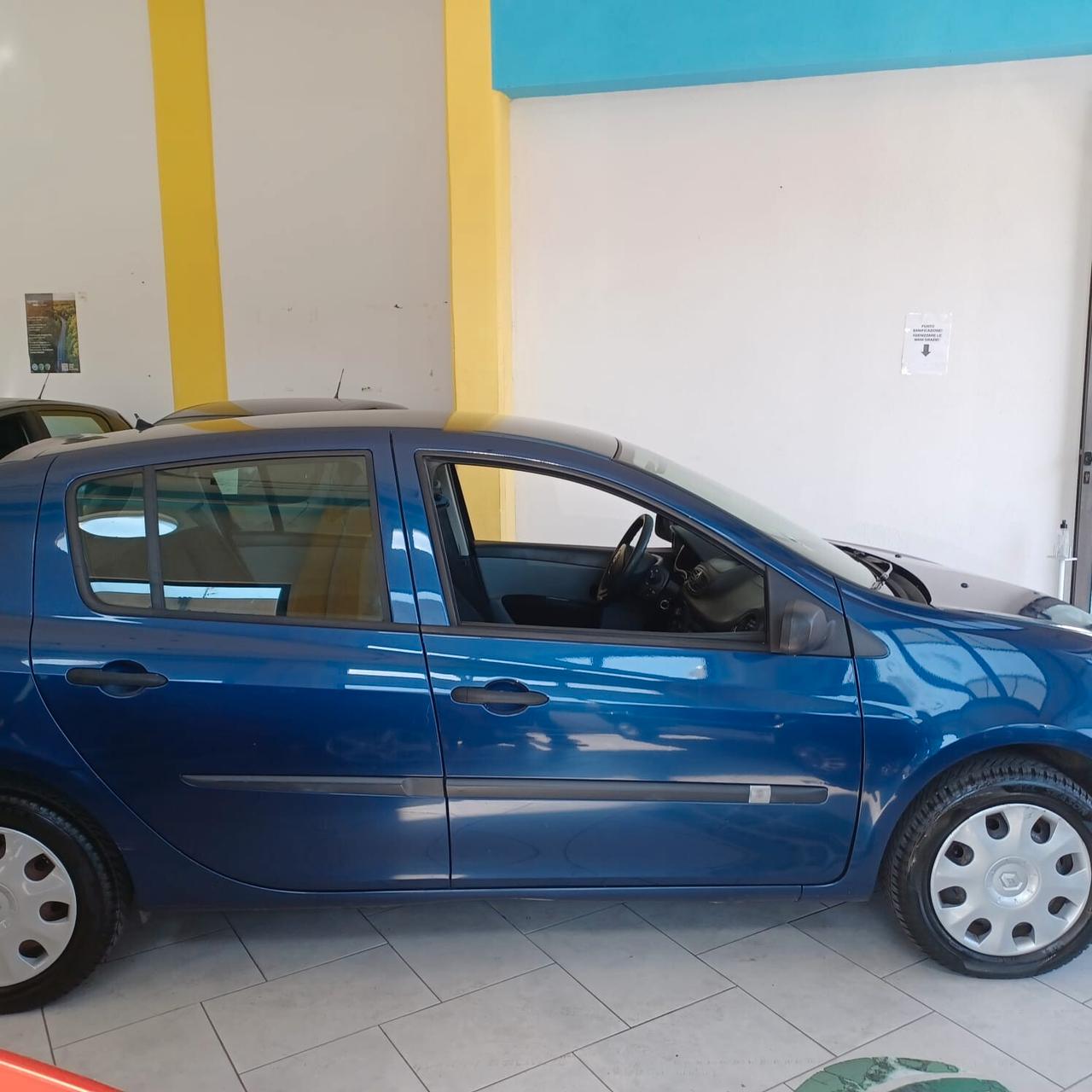 CLIO 1.1 BENZINA PER NEOPATENTATI GARANZIA INCLUSA