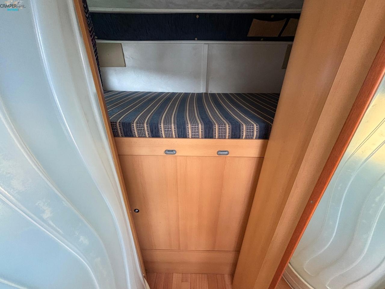 ELNAGH SUPER D 111c - MANSARDATO CON LETTI A CASTELLO IN CODA