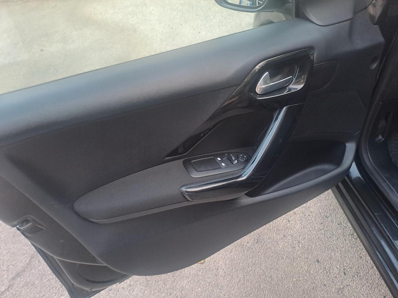 Peugeot 208 BlueHDi 75 5 porte Active.Pochi KM
