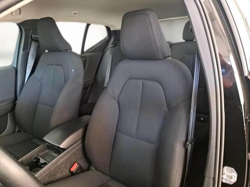 VOLVO XC40 T2 Momentum Core