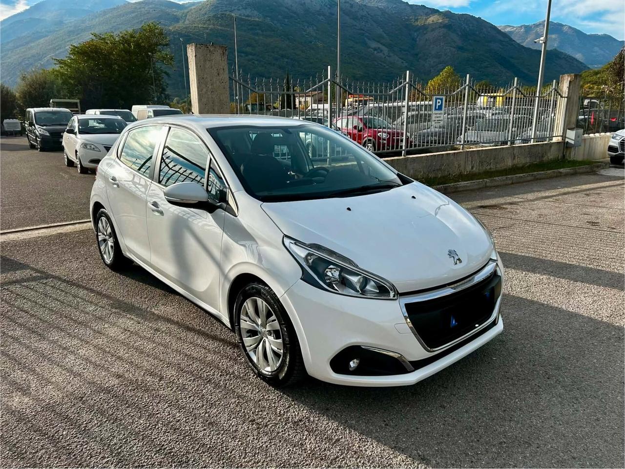 Peugeot 208 BlueHDi 75 5 porte EURO 6 NEOPATENTATI