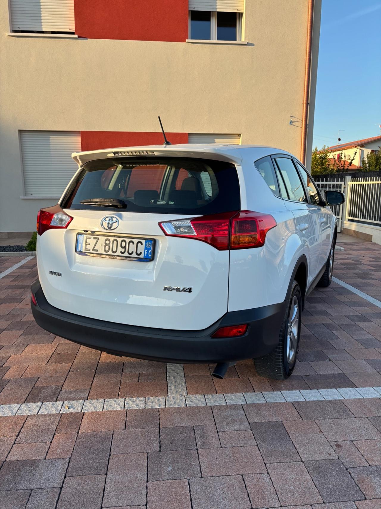 Toyota RAV 4 RAV4 2.0 D-4D 2WD Active