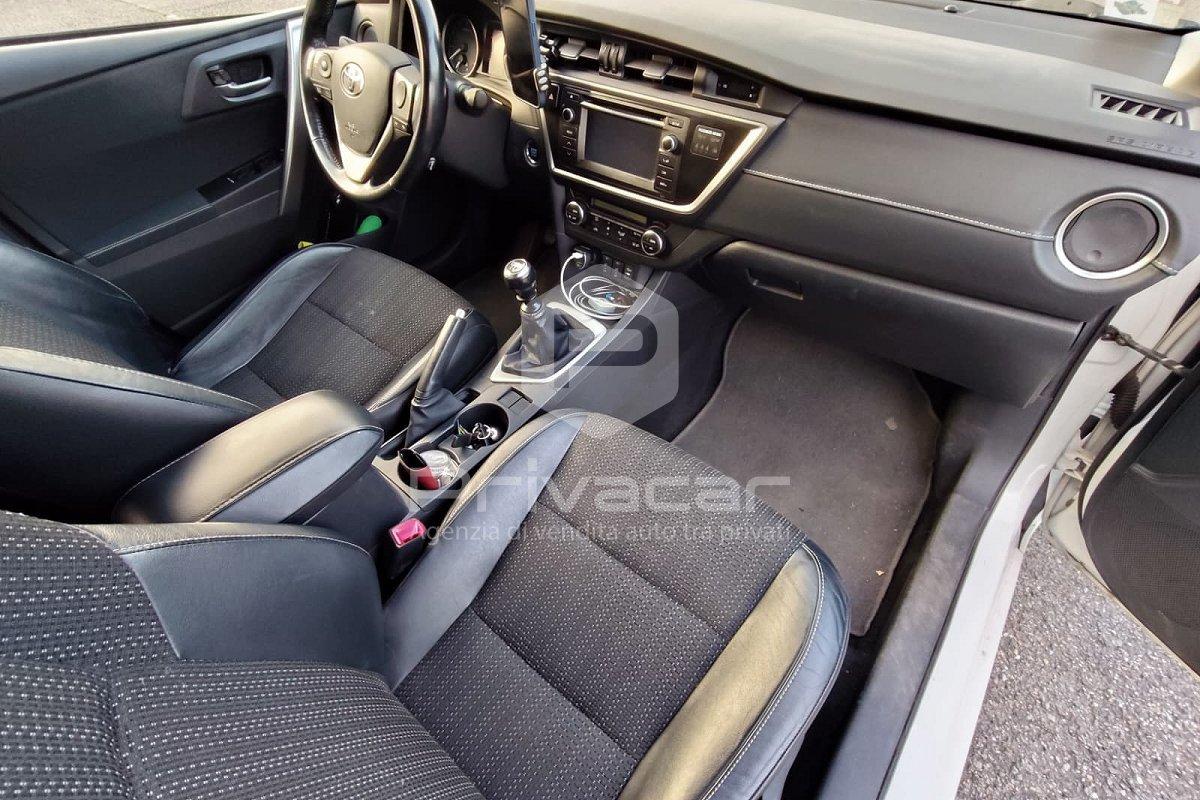 TOYOTA Auris 1.6 Active