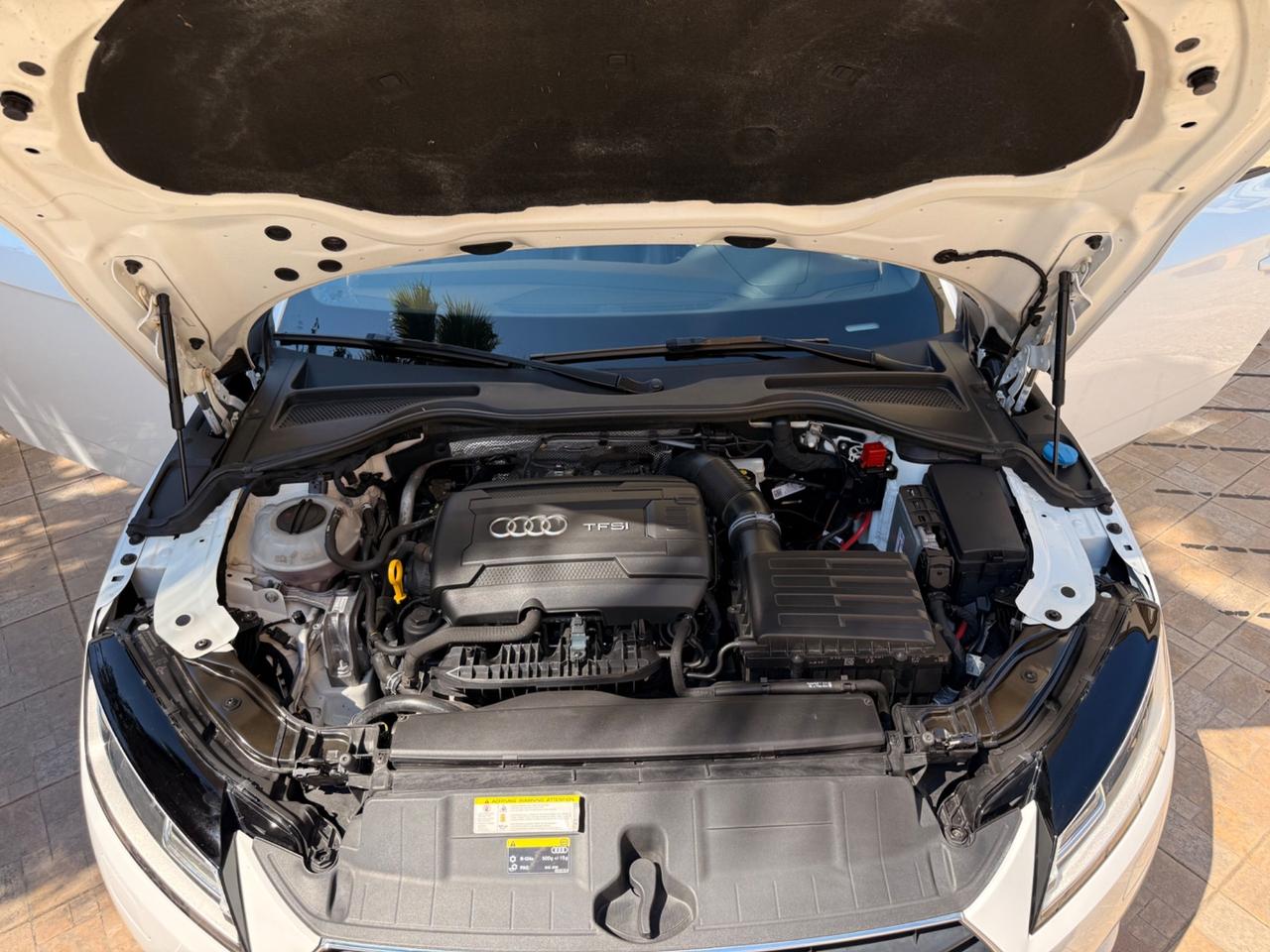 Audi TT Roadster 1.8 TFSI S line