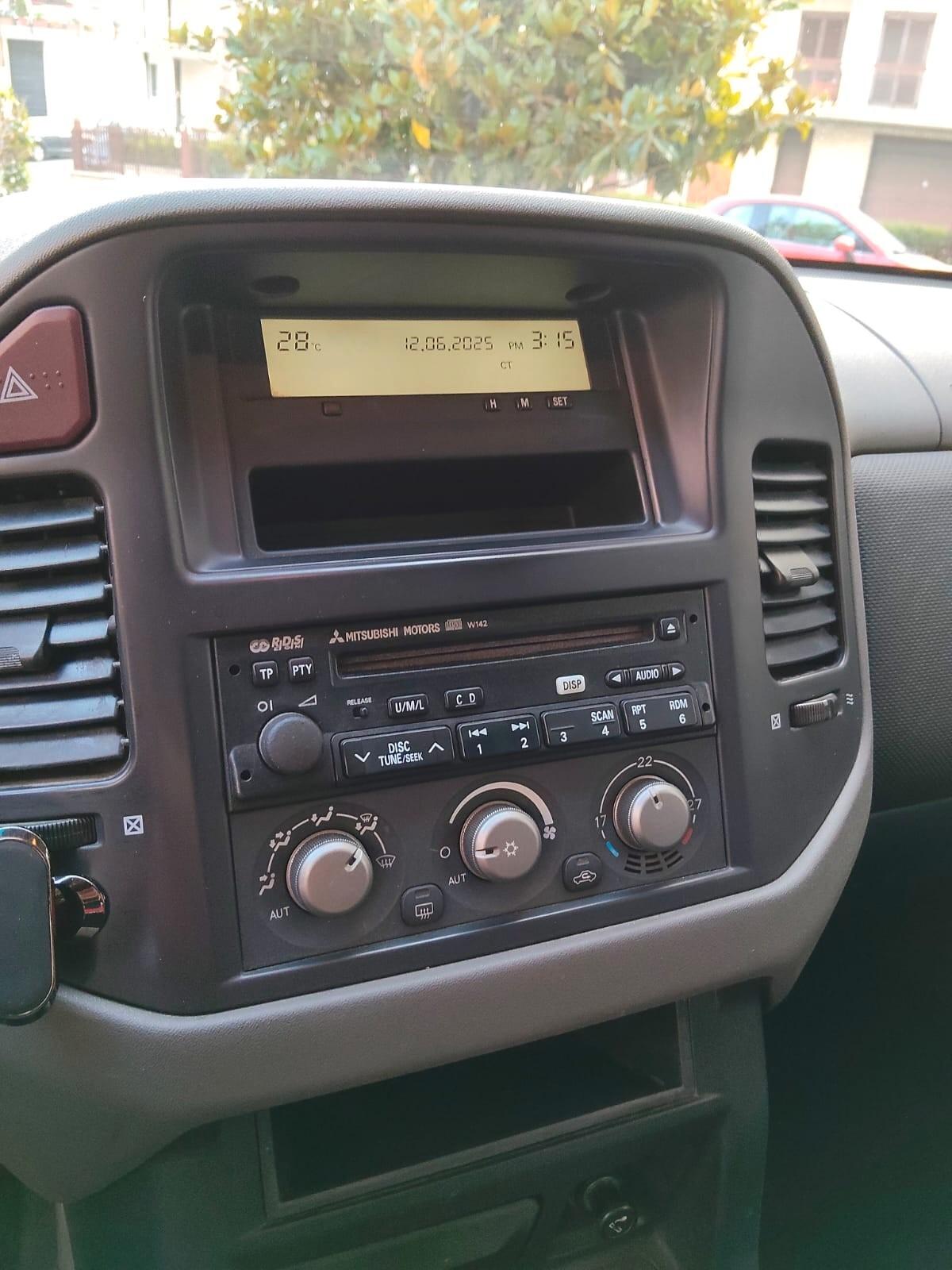 Mitsubishi Pajero 2.5 TDI 3p. GL 115 cv