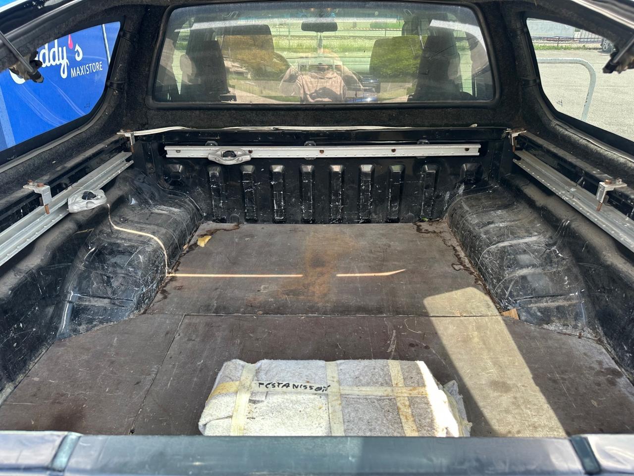 Nissan Navara 2.5 dCi 4 porte Double Cab LE