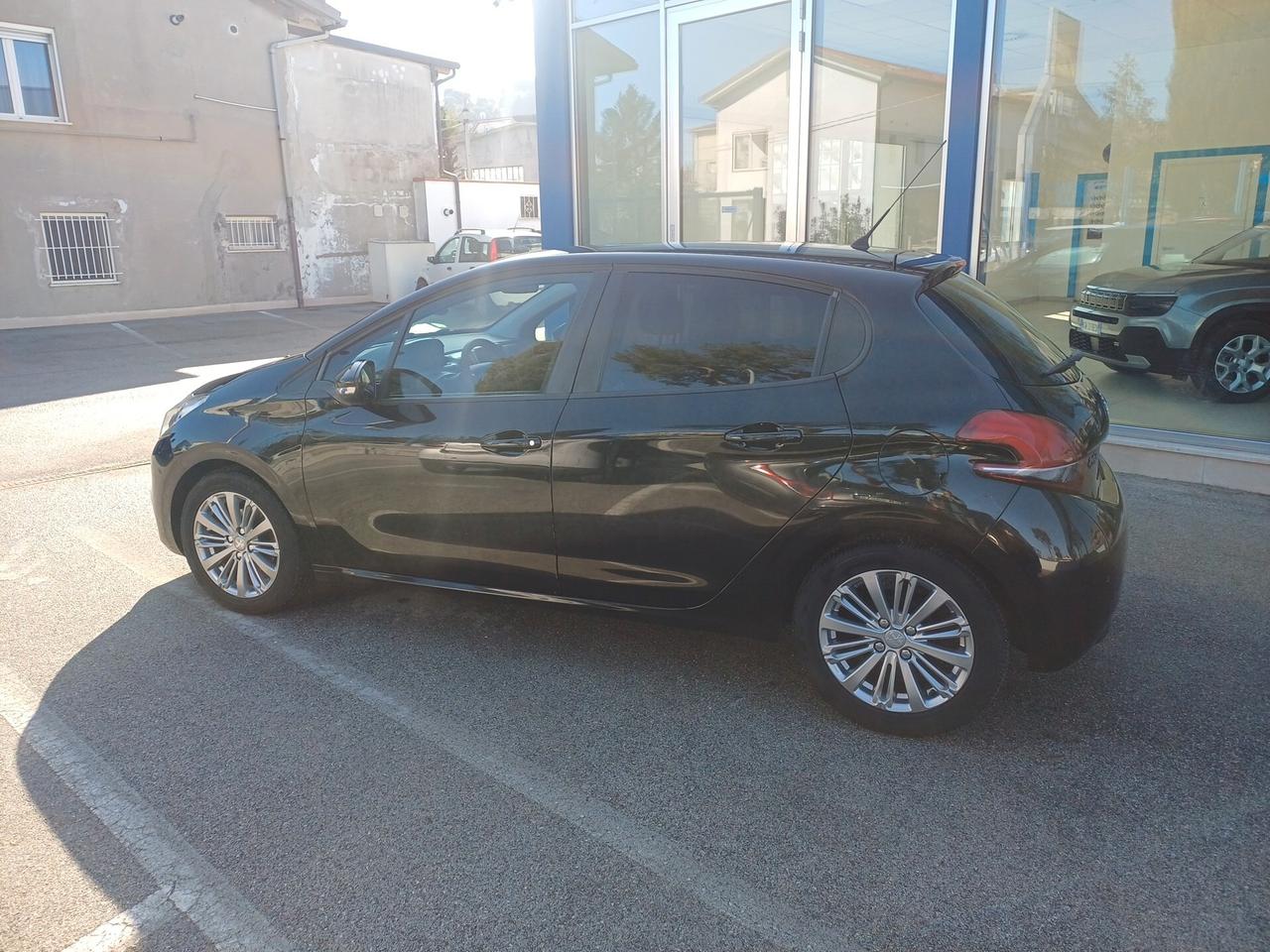 Peugeot 208 PureTech 82 5 porte Allure