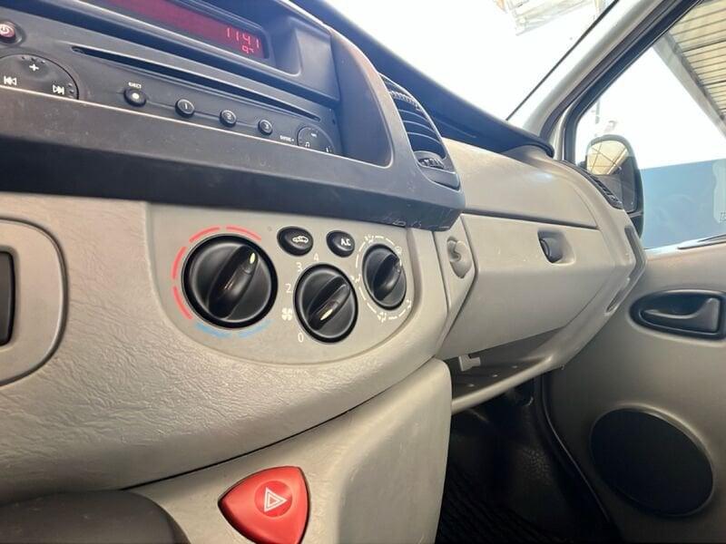 Renault Trafic Trafic T27 2.5dCi/140 16V PC-TN Furg.Con