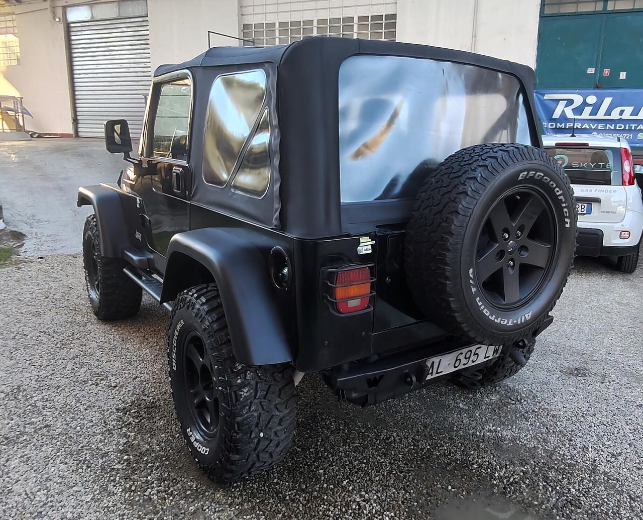 Jeep Wrangler 2.5 Soft top 4 posti