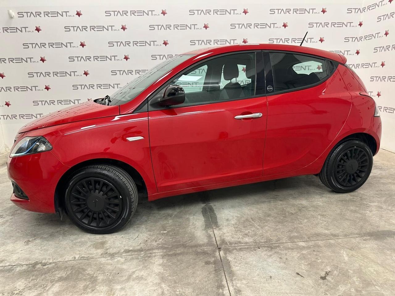 Lancia Ypsilon 1.0 FireFly 5 porte S&S Hybrid Ecochic Silver