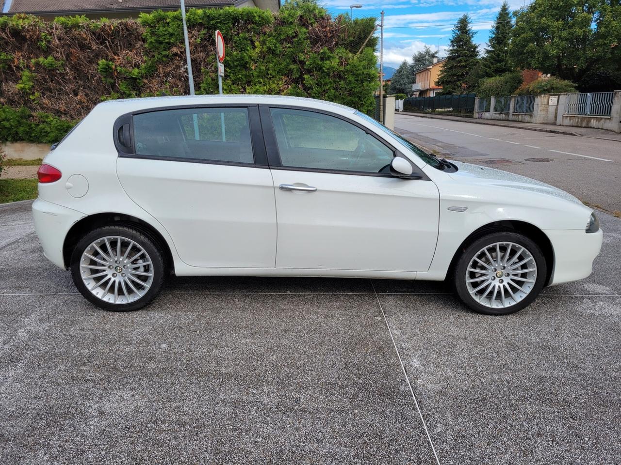 Alfa Romeo 147 1.9 JTD 120cv 5 porte