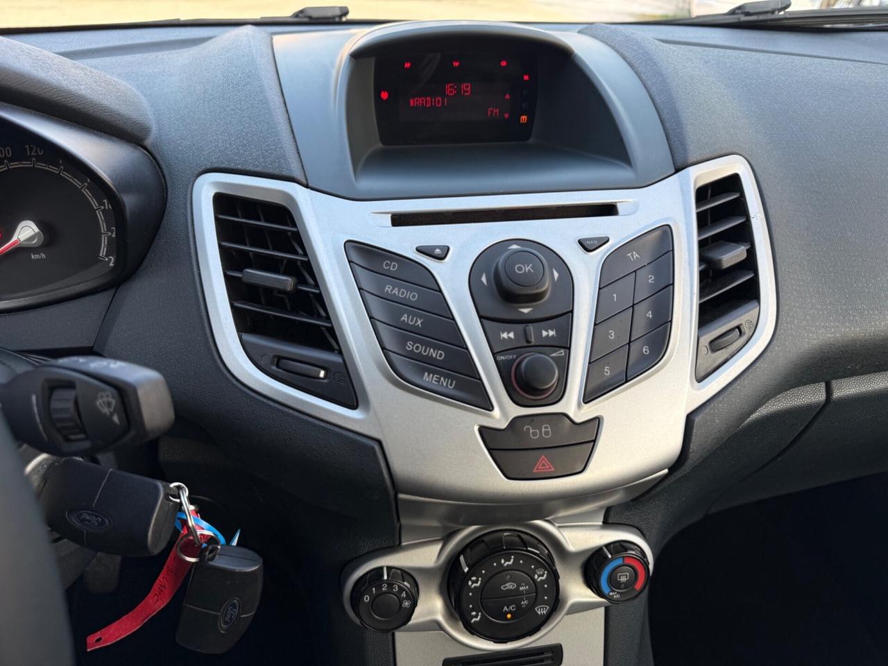 Ford Fiesta 1.4 16V 5p.Bz.- GPL Business UNICO PRO