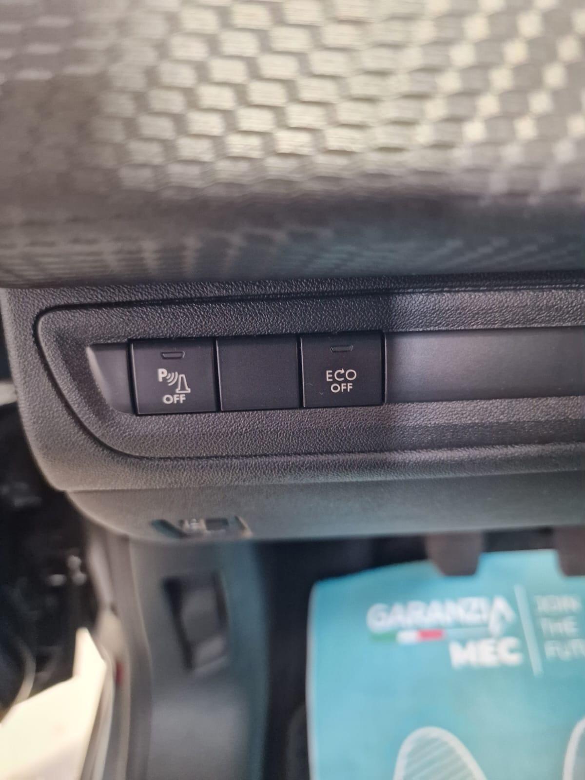 Peugeot 208 PureTech 82 Stop&Start 5 porte Signature