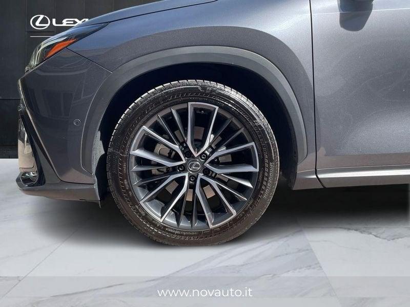 Lexus NX Hybrid Luxury 4WD