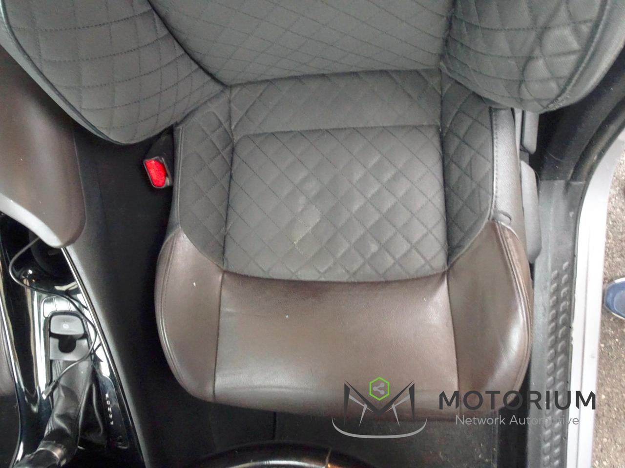 Toyota C-HR 1.8 Hybrid E-CVT Business