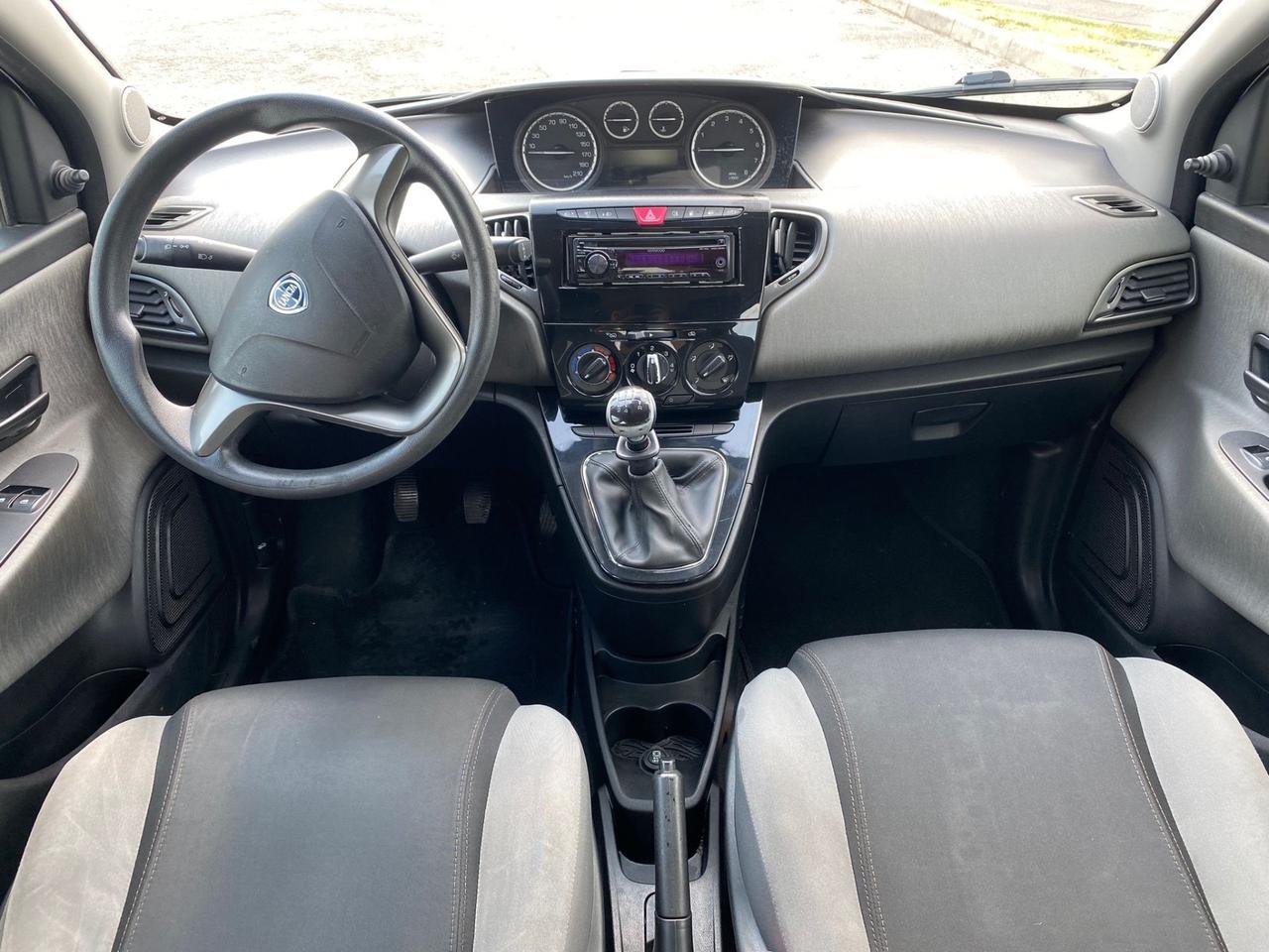 Lancia Ypsilon 1.2 69 CV 5 porte GPL Ecochic Silver