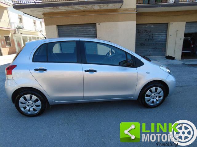 TOYOTA Yaris 1.0 5 porte