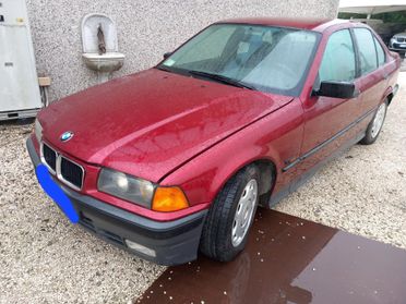BMW Serie 3 Berlina E36 318i Europa