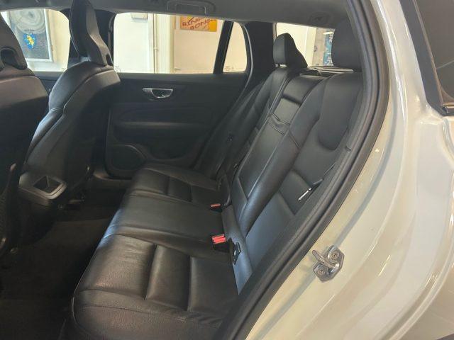VOLVO V60 Cross Country D4 AWD Geartronic Business Plus