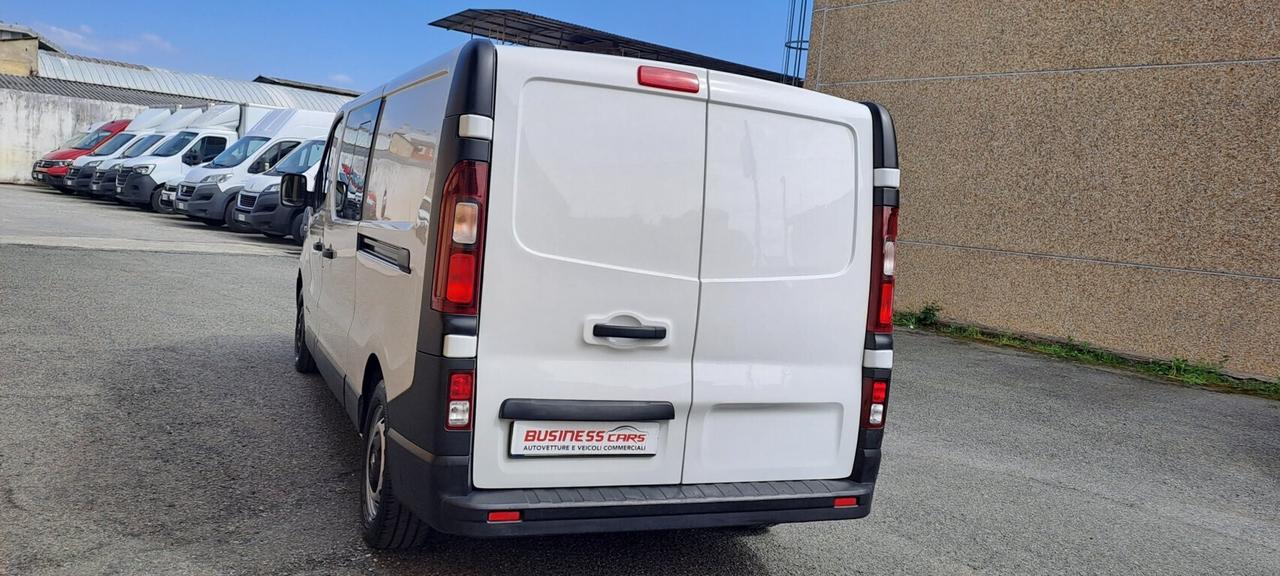 Renault TRAFIC 1.6 DCI 125 CV PASSO LUNGO MAXI - 6 POSTI - CON PEDANA DI CARICO +IVA