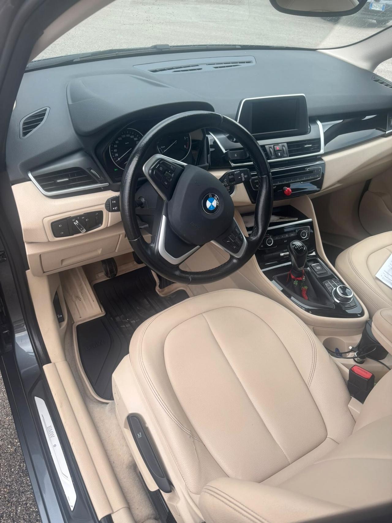 Bmw 2er Active Tourer 218d Luxury