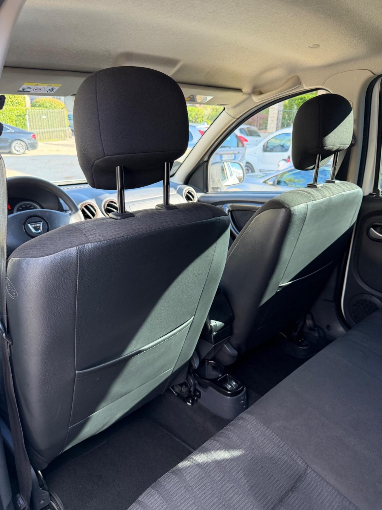 Dacia DUSTER 1.6 4x4 LAURÈATE KMCERT GARANZ