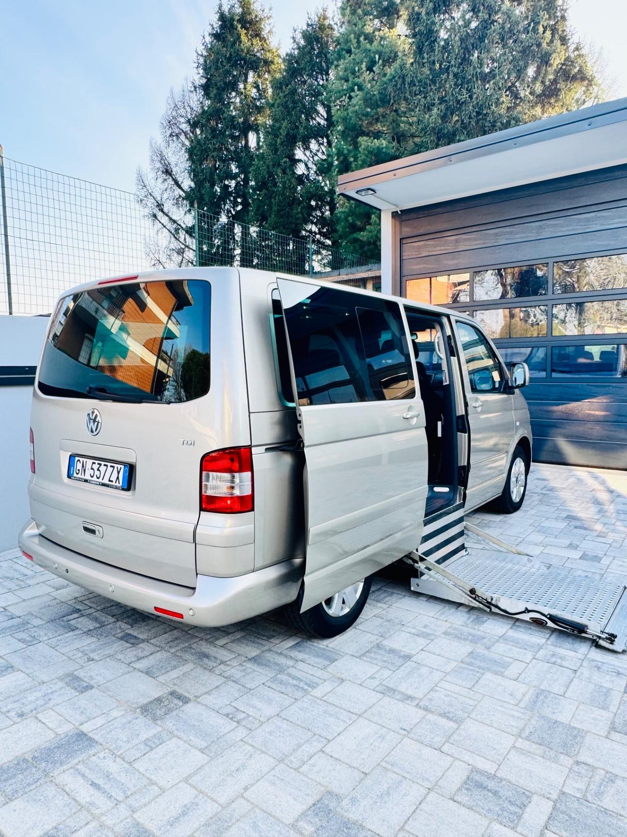 Multivan per trasporto e guida Disabili