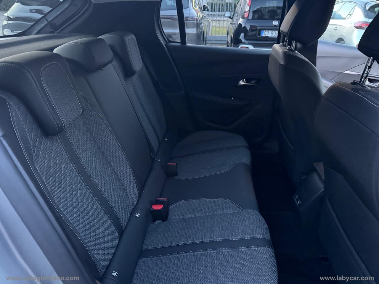 PEUGEOT 208 PureTech 100 S&S 5p. Allure PACK NAVIGATION + VISON PACK + VIIOPARK 2 + PARK DRIVE