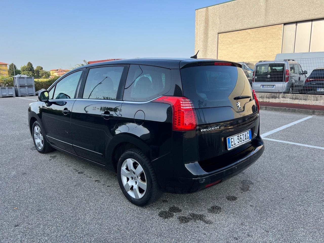 Peugeot 5008 1.6 THP 156CV Allure