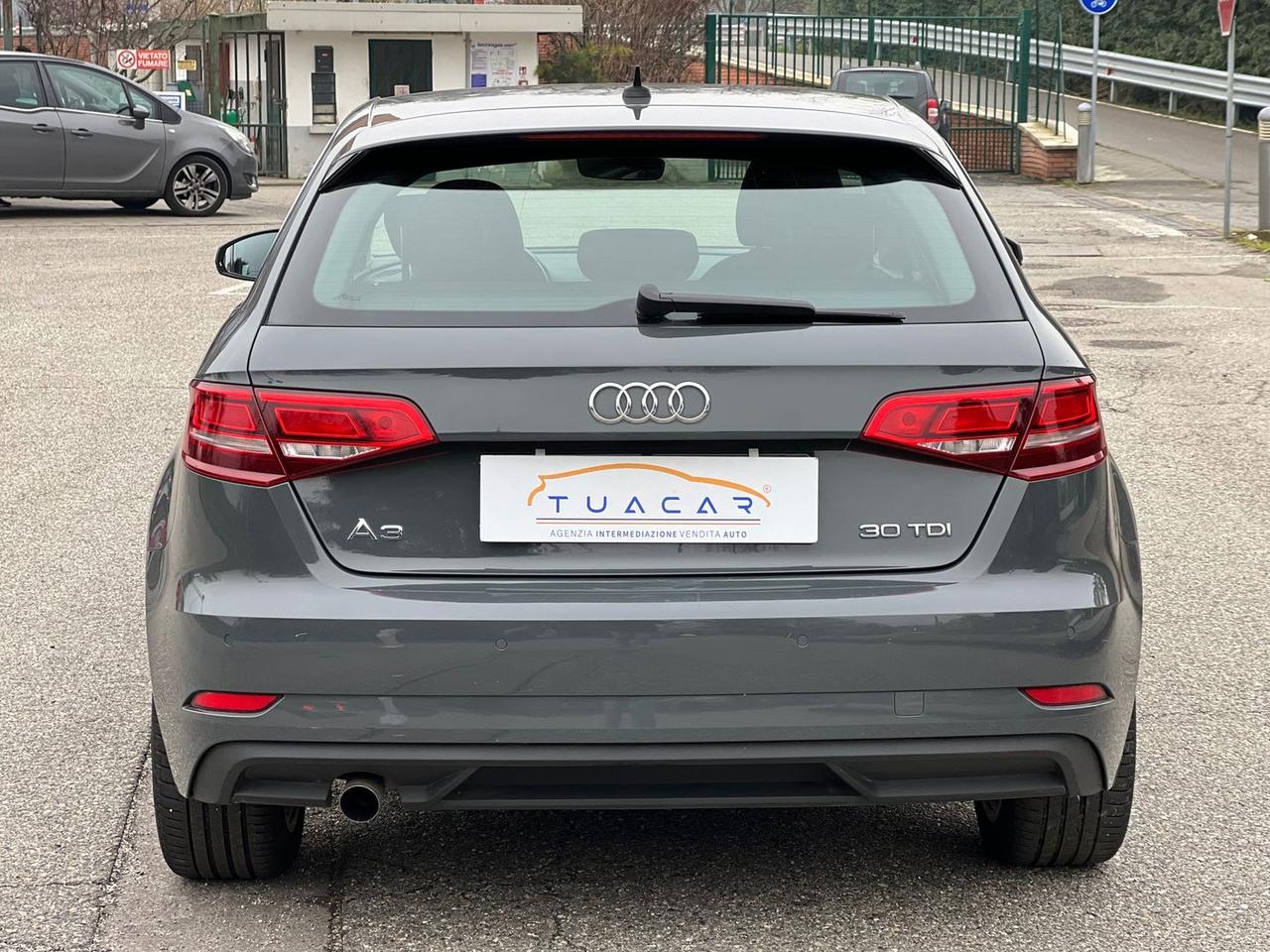 Audi A3 Business Line 1.6 30 TDI #4241