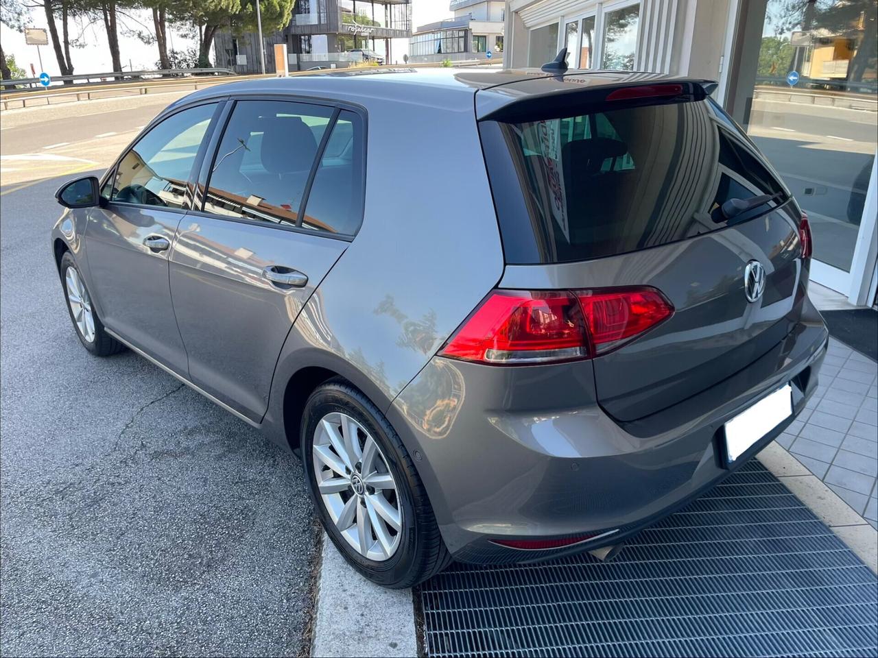 VOLKSWAGEN GOLF 1.6 TDI 110 CV DSG 5P LOUNGE