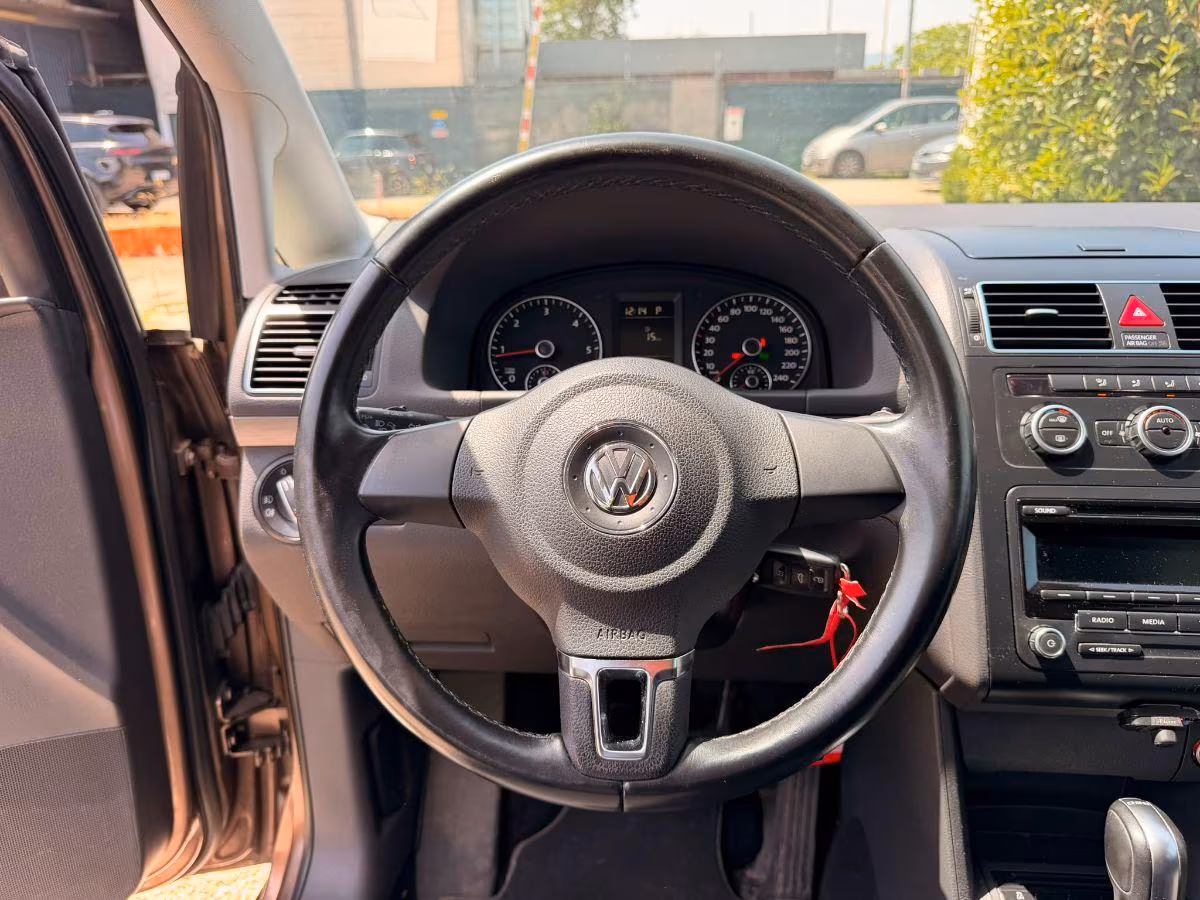 VOLKSWAGEN - Touran - 1.6 TDI DSG Comfortline 7 POSTI