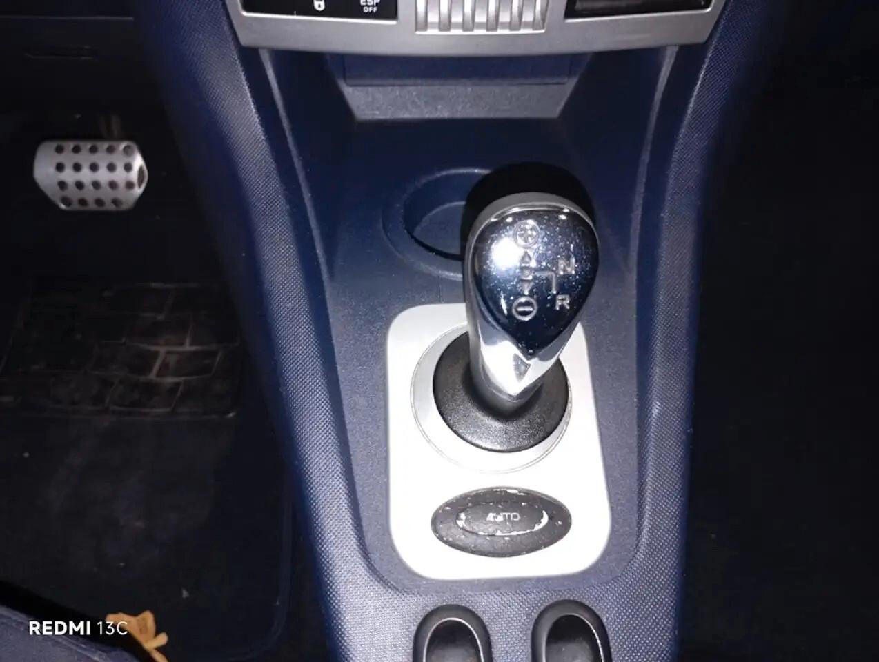 PEUGEOT 1007 DEL 2006 BENZINA CAMBIO AUTOMATICO